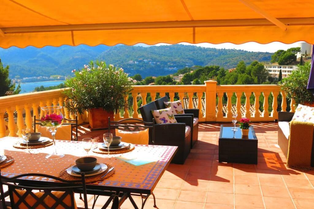 En El Con Gran Terraza Privada Y Vistas Al Mar. Piscina Comunitaria. Localizado En Un Zona Tranquila Y Muy Soleada. Wifi Gratis Disponible. Parking.