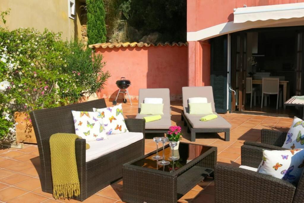 Apartment En El Con Gran Terraza Privada Y Vistas Al Mar. Piscina Comunitaria. Localizado En Un Zona Tranquila Y Muy Soleada. Wifi Gratis Disponible. Parking.